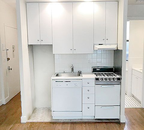 3rd image of 104 Sullivan St APT 5