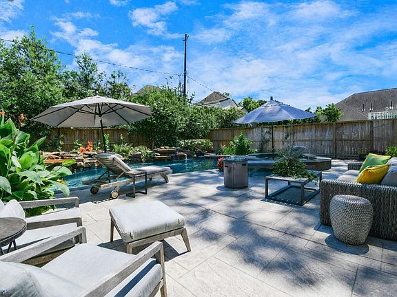 4th image of 3739 Westerman St