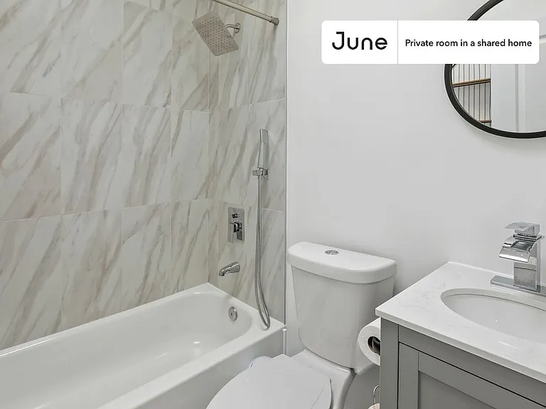 529 42nd St NE #B — Photo 21