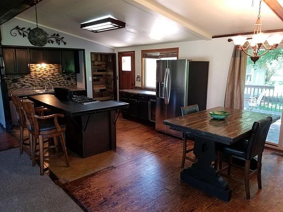 3rd image of 2620 Lakeshore Dr