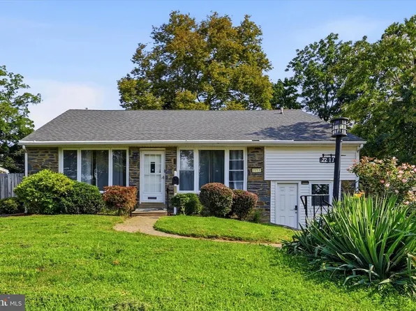 2211 Rhonda Rd, Broomall, PA 19008