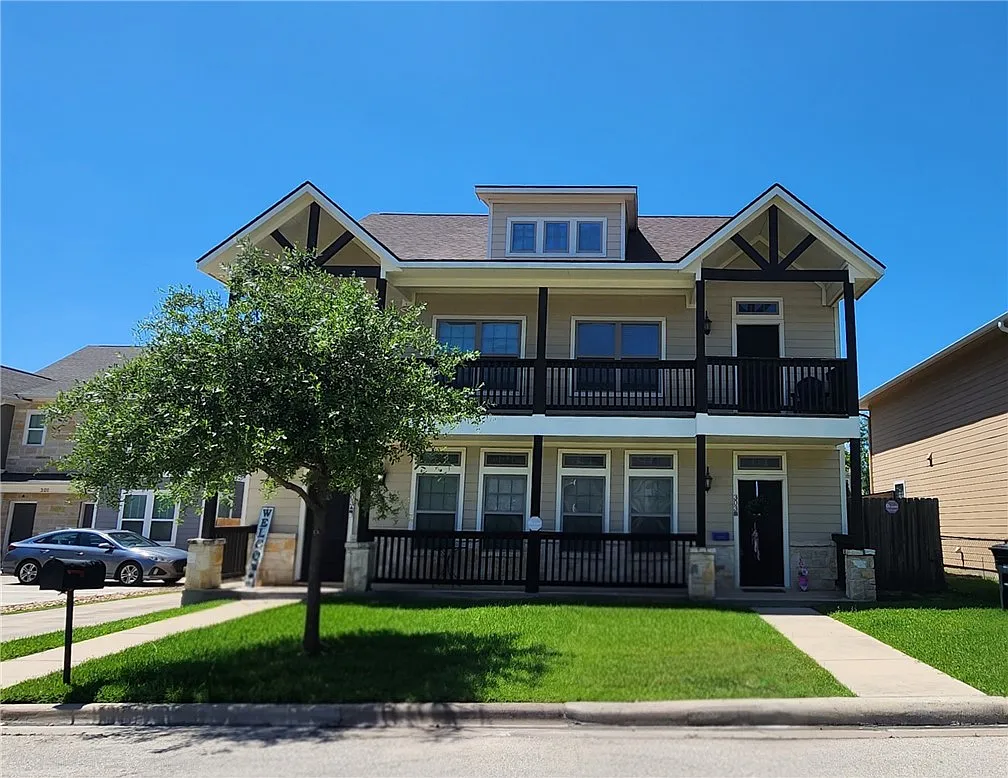 4 bed, 4.5 bath, 1604 sqft, $2,000 — Photo 1