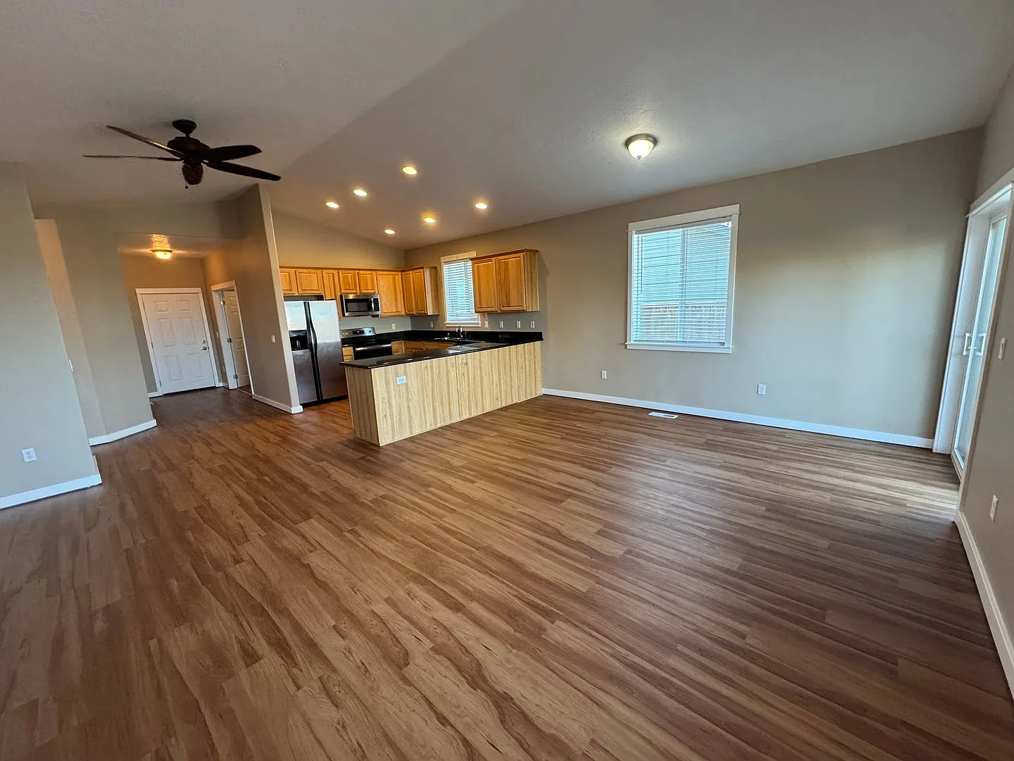 Spacious Single level Home in NE Albany — Photo 2