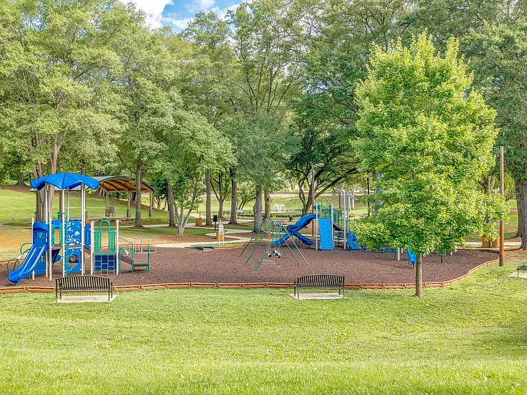 263 Keener Blvd — Photo 41