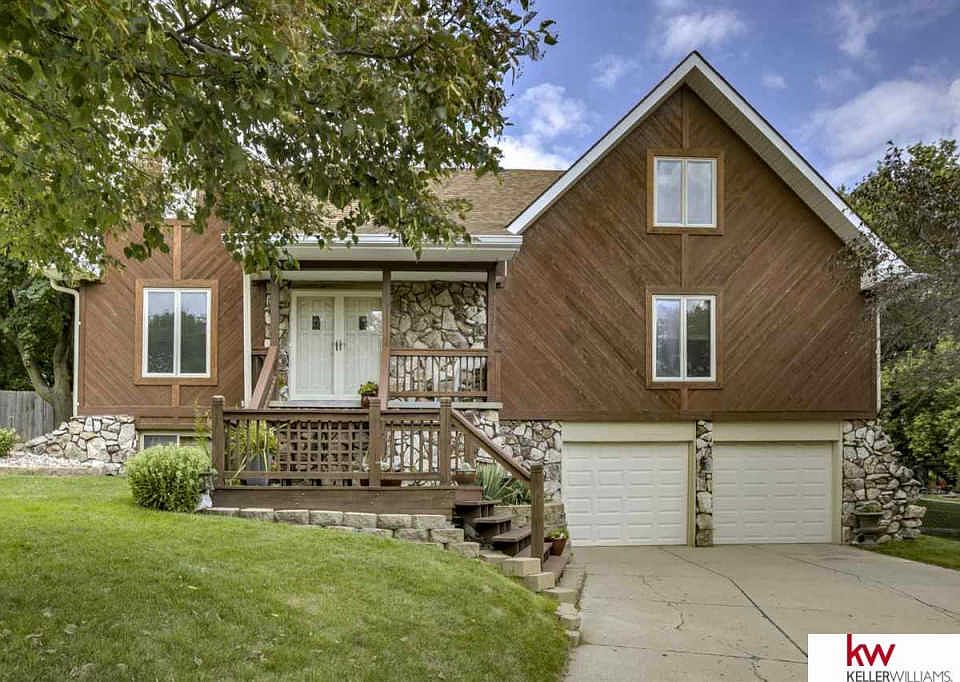 1st image of 15522 Dewey Cir