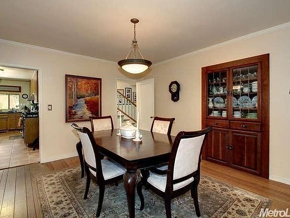 4th image of 2932 Land Park Dr