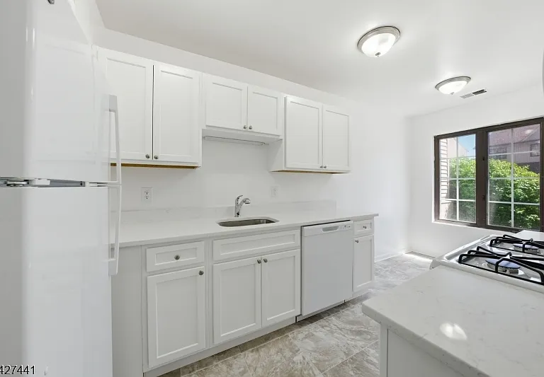 11 Deer Hill Ct — Photo 7