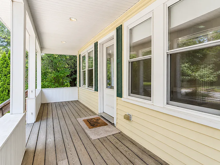 38 Warren Rd — Photo 14