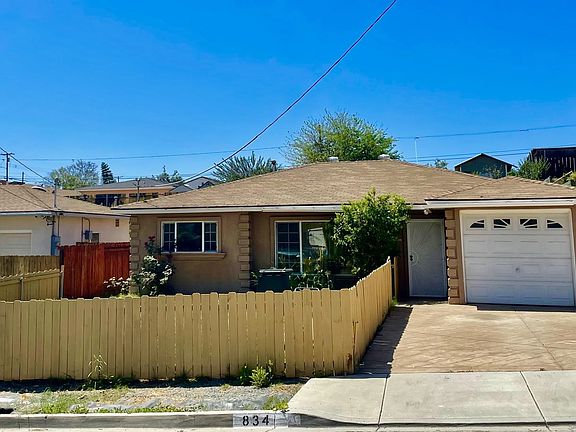 2nd image of 834 Maria Ave