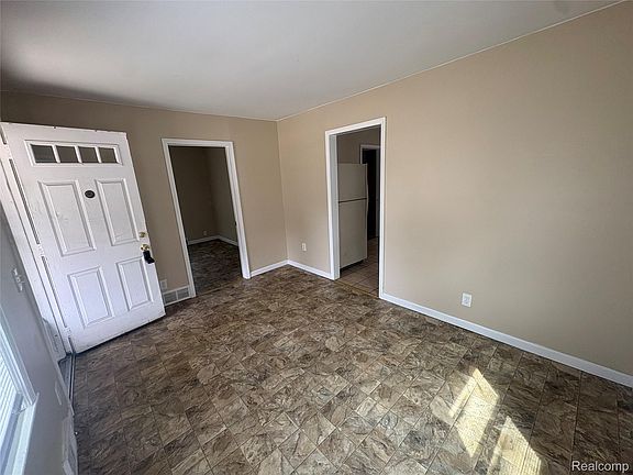 4th image of 23122 Davey Ave