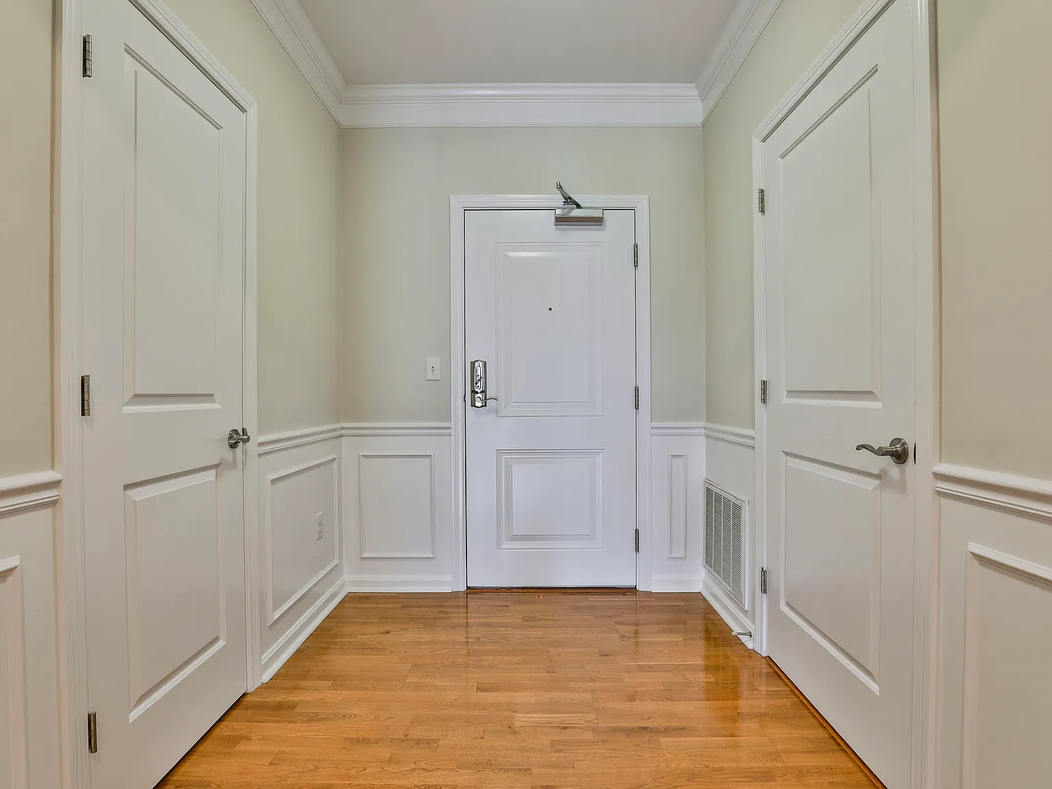 2 bed, 1325 sqft, $3,250 — Photo 3