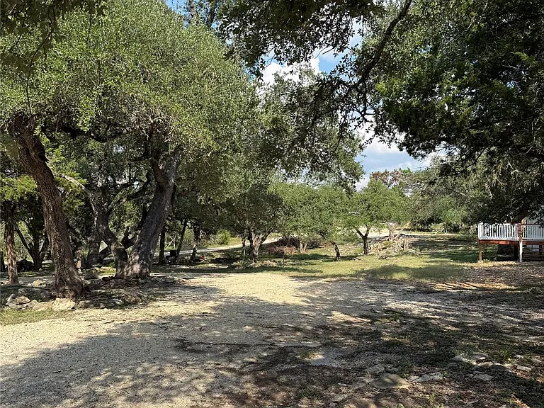 750 Oak Mdws — Photo 20