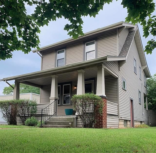 1156 Norton Avenue (Sidewalk View)