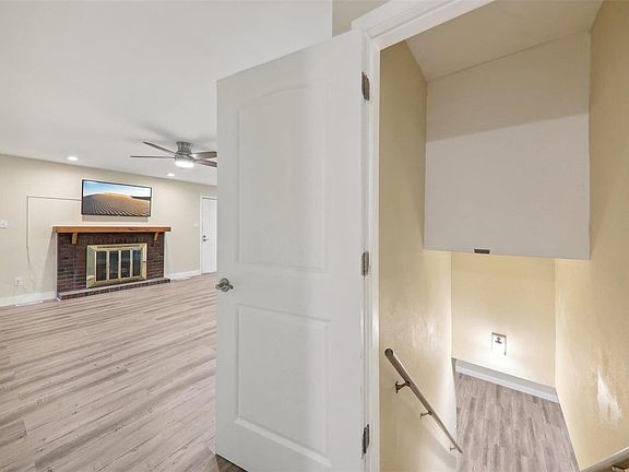 5th image of 12079 Craig View Dr