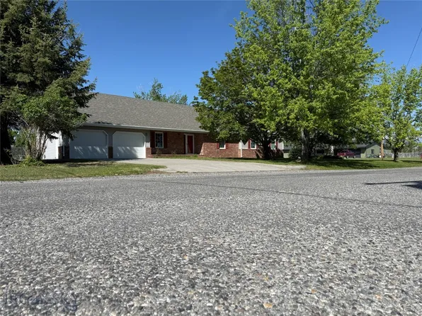 702 Boulder St, Big Timber, MT 59011