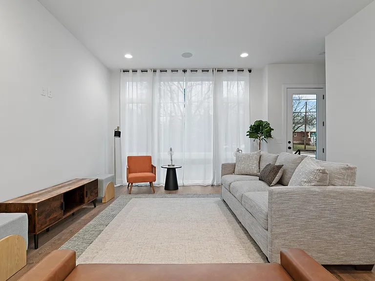 910 Youngs Ln #3 — Photo 6
