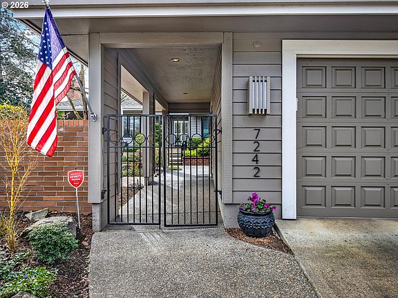 2nd image of 7242 SW Lake Bluff Ct
