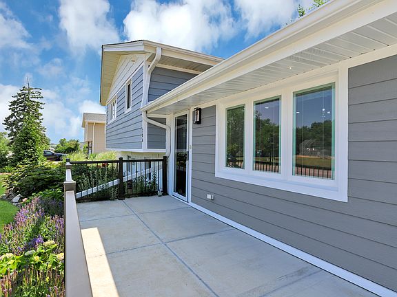 5th image of 304 N Salem Dr