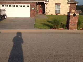 923 Riviera Dr, Cushing, OK 74023