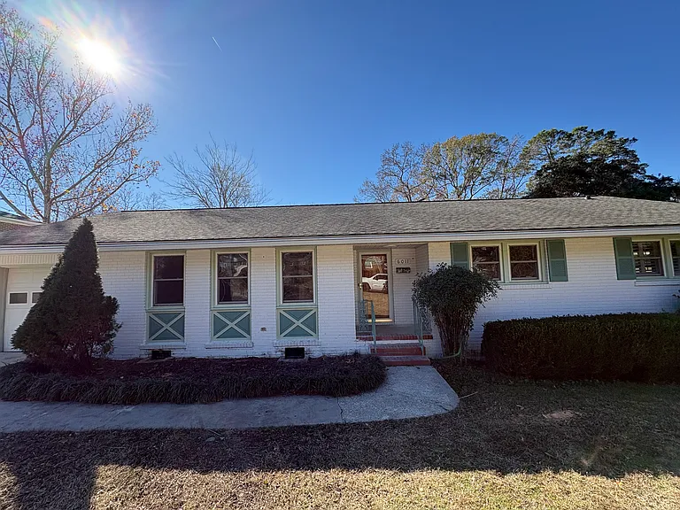 6011 Ridgecrest Ave — Photo 2