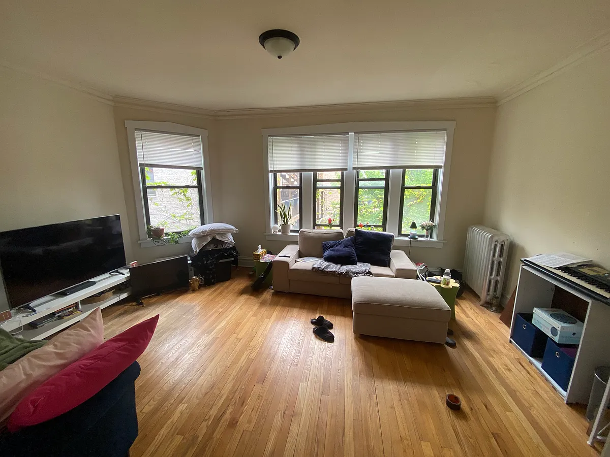 Building Photo - 1471 W Carmen Ave #2S