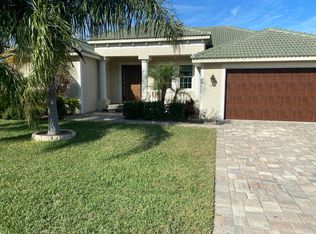 1190 Orange Ave, Nokomis, FL 34275