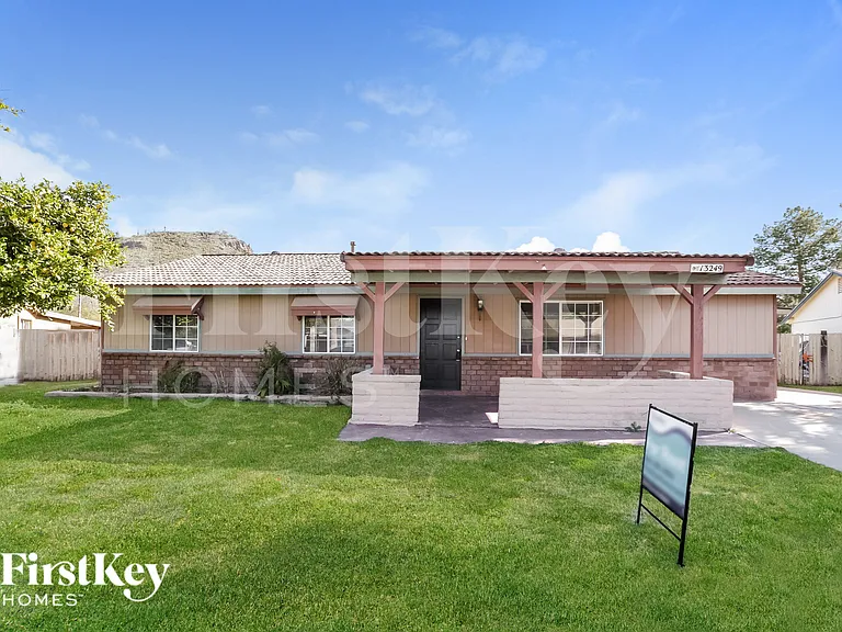 13249 N 14th Dr — Photo 1