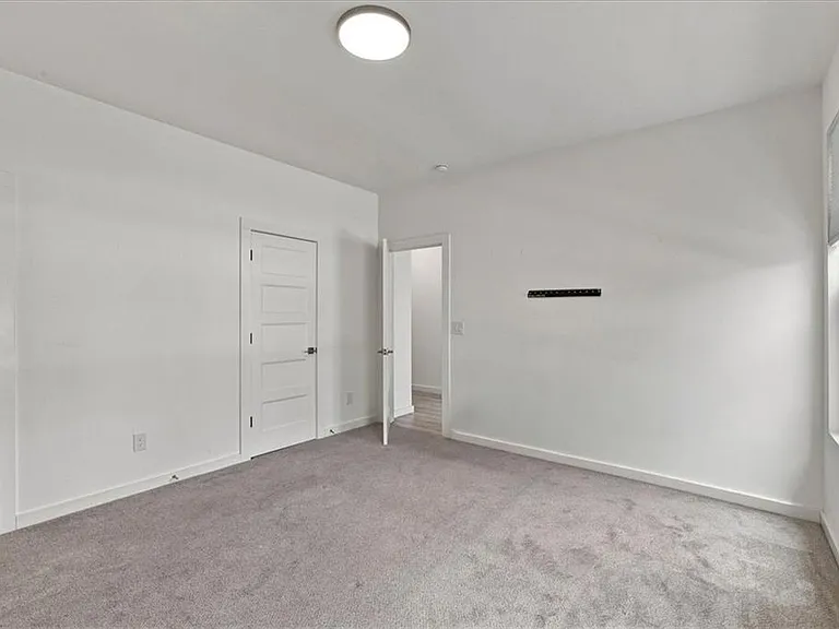 1077 Glen Opal Dr — Photo 7