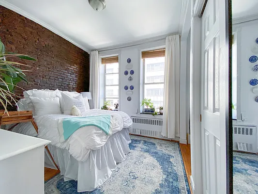 Rented by Kahen Properties | media 6