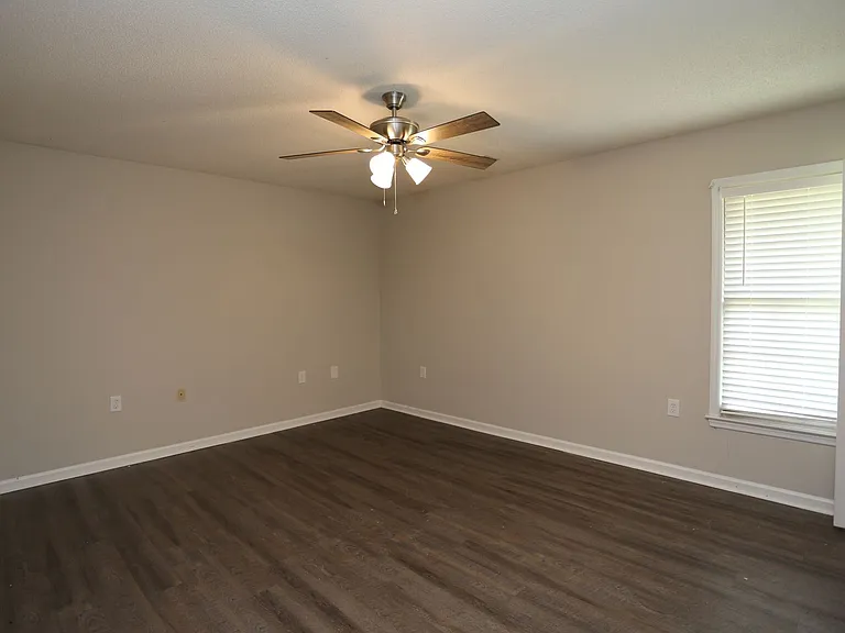 203A Courtney Way — Photo 8