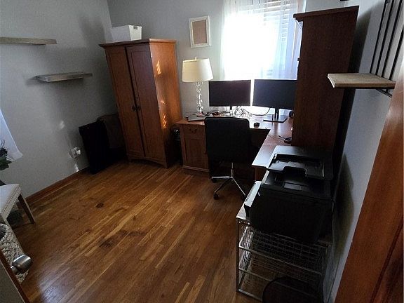 5th image of 4304 Milford Ave