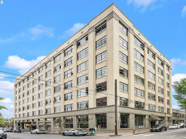 1314 NW Irving St APT 609, Portland, OR 97209