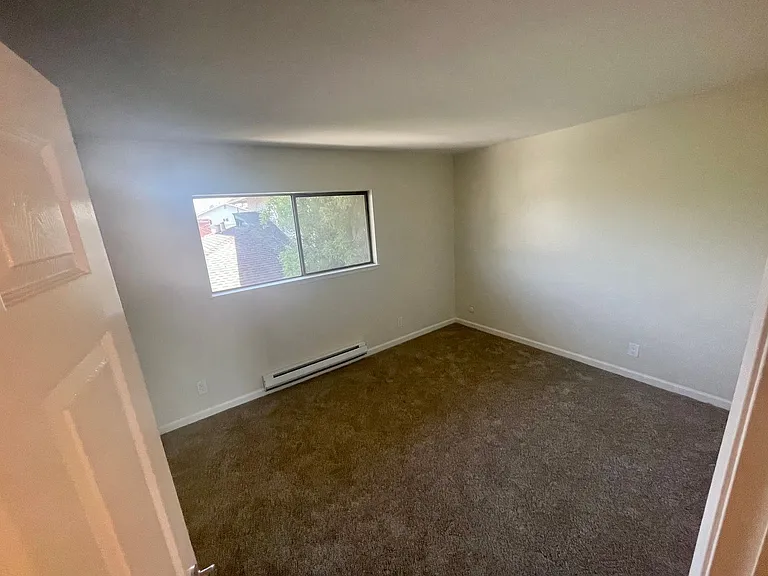 190 Adler Ave — Photo 5