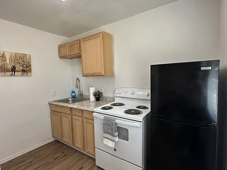 15628 K St #6 — Photo 3