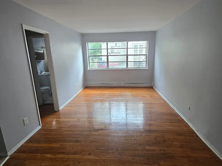 75 Park Ave #12 — Photo 3