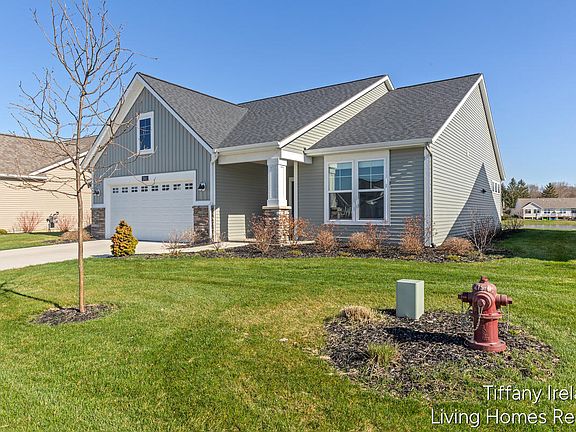 3rd image of 2911 Isle Grand Dr