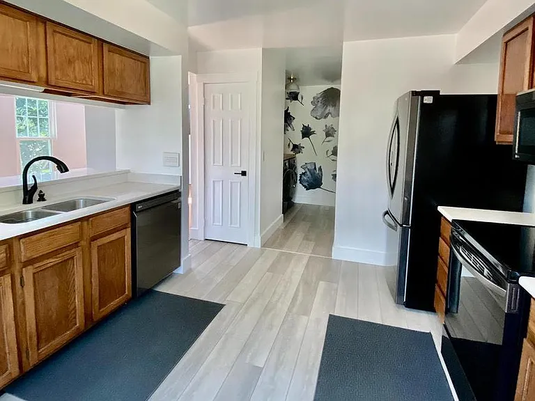 18 Brookmeade Ct — Photo 2
