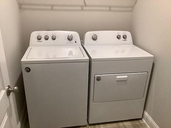 Washer/Dryer - Laundry Room