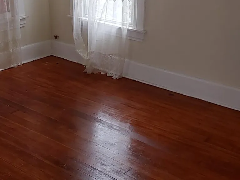 Front corner of livingroom