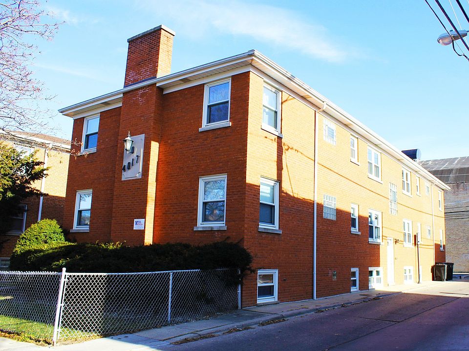 1st image of 4017 N McVicker Ave APT 2E