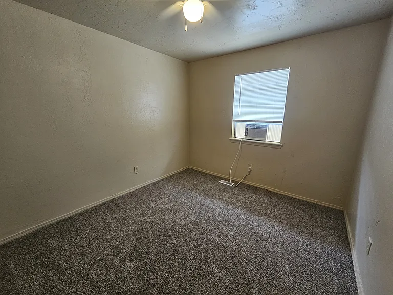 2629 SW H Ave #A — Photo 11