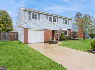 9 Constance Dr, Hamilton, NJ 08620