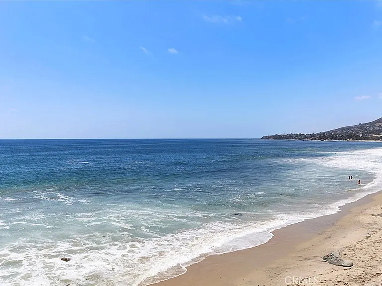 1045 Gaviota Dr #B — Photo 47