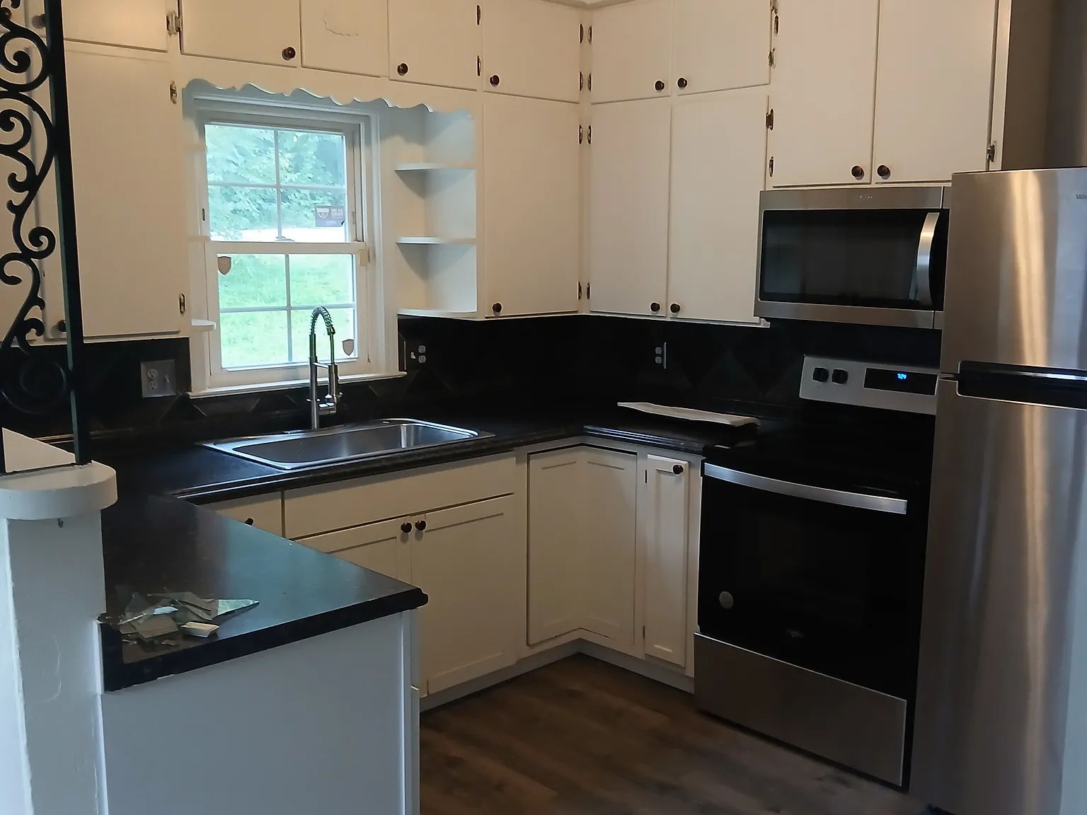 4 bed, 1324 sqft, $1,350 — Photo 3