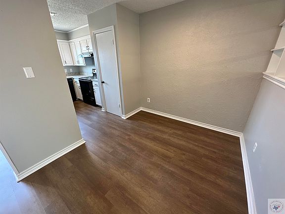 3rd image of 402-404 W 25th St