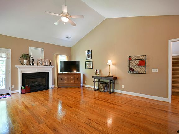 4th image of 116 W Okaloosa Way