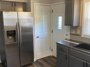 5207 N 84th St, Milwaukee, WI 53225