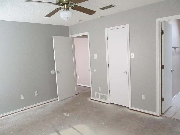 Master Bedroom (before carpet installed)