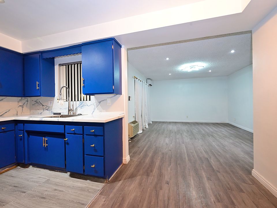 FULLY Upgraded large 2bed+1b, new kitchen, new bathroom, in-unit laundry machines