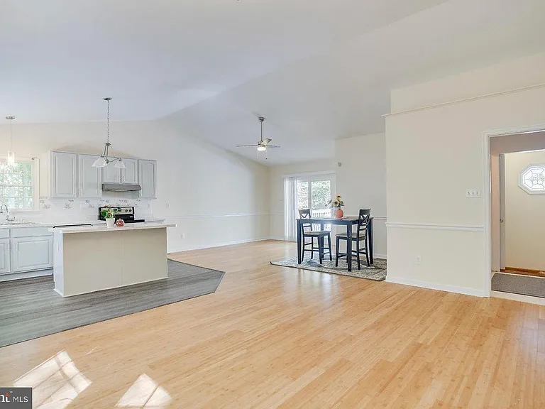 Kitchen/Dining